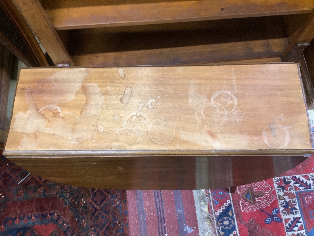 An Edwardian mahogany Sutherland table